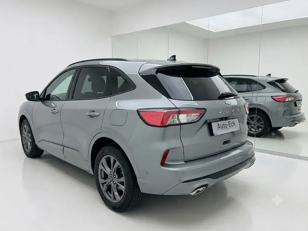 Gebraucht Ford Kuga 224 PS (164 kW) 2022 Silber SUV