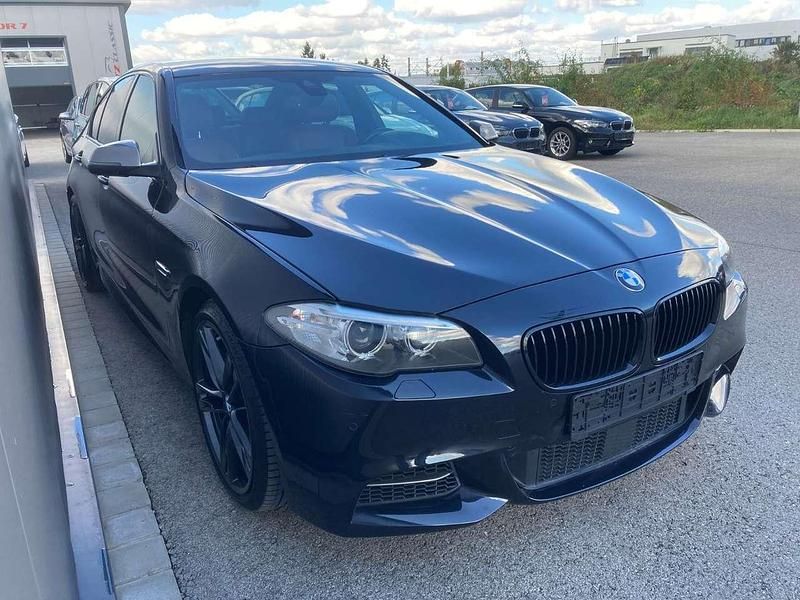 Gebraucht BMW 550 Shadowline 381 PS (280 kW) 2015 Carbonschwarz metallic Limousine