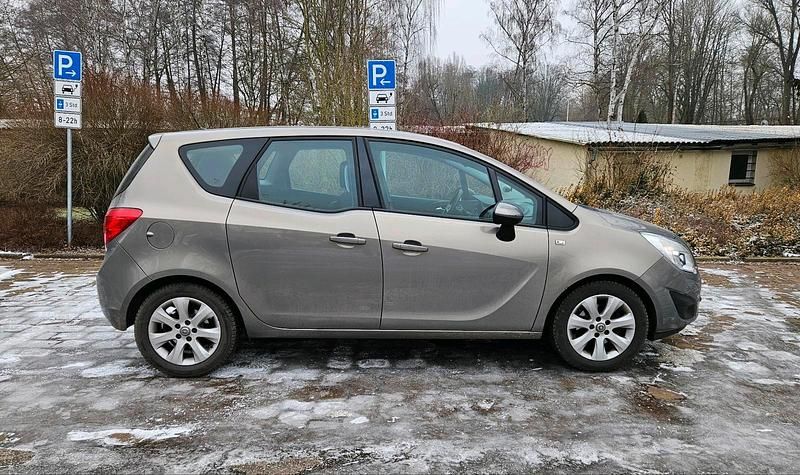 Gebraucht 2010 Opel Meriva Van / Kleinbus | 2.500 € (Guter Preis) - Bild 1/4