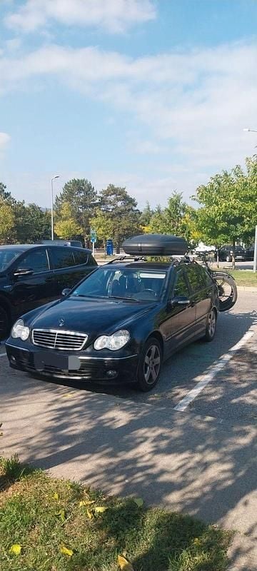 Schwarz Gebraucht 2006 Mercedes C220 Avantgarde Kombi | 2.499 € (Fairer Preis) - Bild 1/4