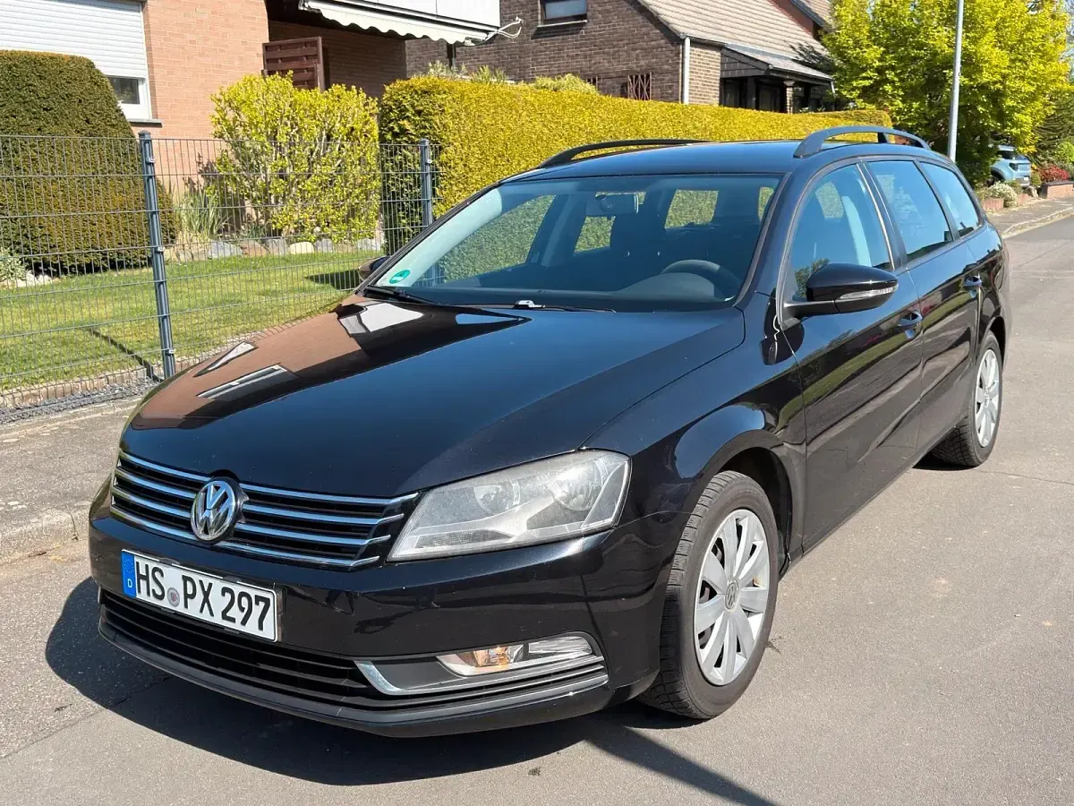 Gebraucht VW Passat 122 PS (89 kW) 2011 Schwarz Kombi