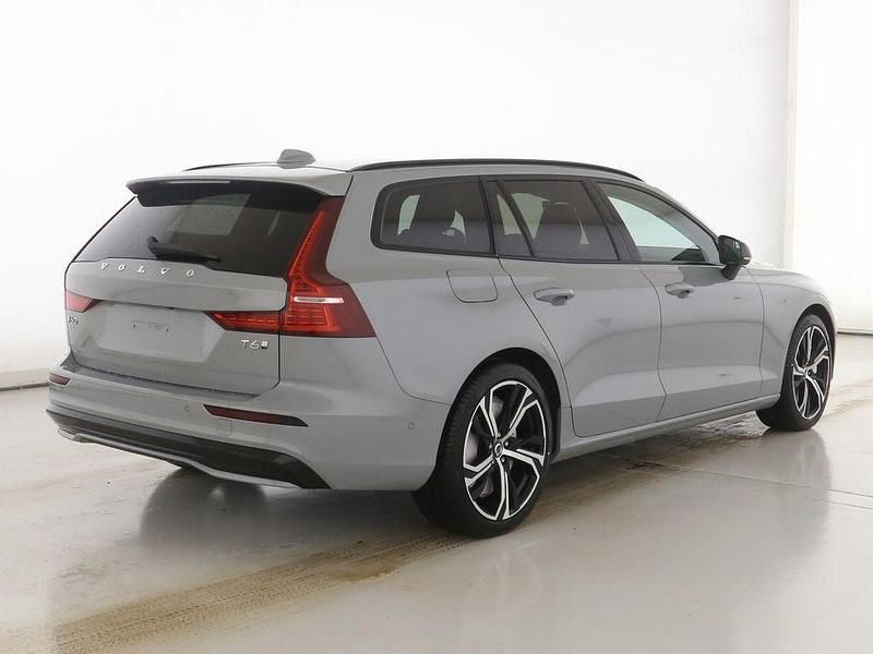 Gebraucht Volvo V60 Plus 253 PS (186 kW) 2025 Grau Kombi