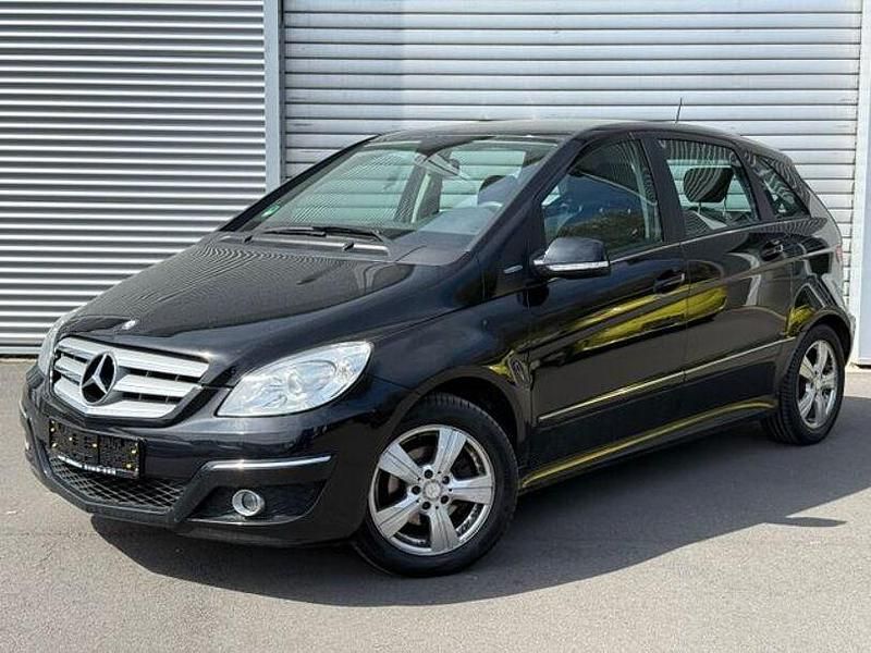 Gebraucht Mercedes B180 116 PS (85 kW) 2011 Schwarz Van / Kleinbus