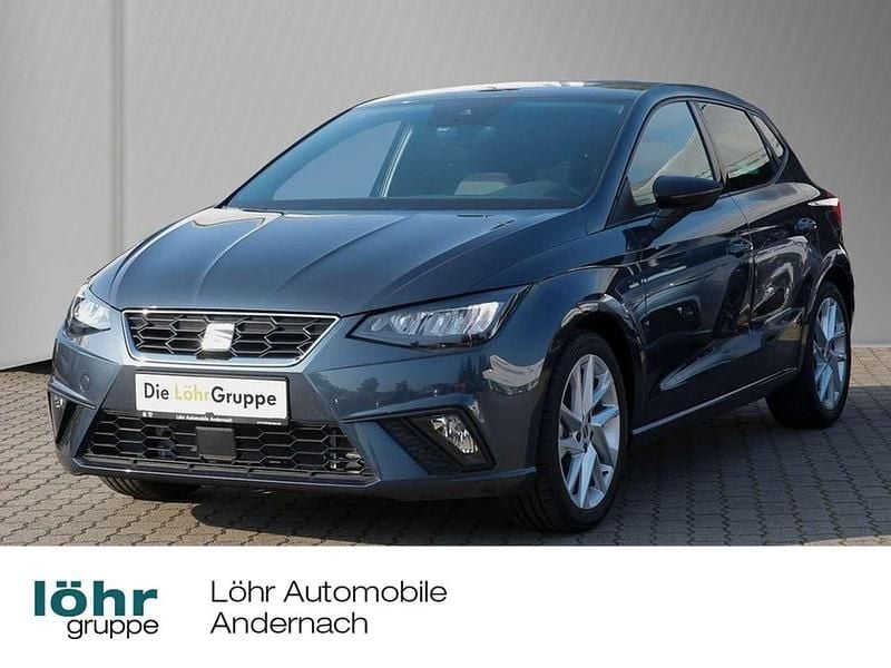 Grau Gebraucht 2024 Seat Ibiza FR Limousine | 16.980 € (Guter Preis) - Bild 1/4