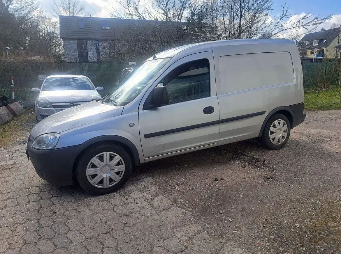 Second-hand Opel Combo 75 CP (55 kW) 2009 Argintiu Monovolum