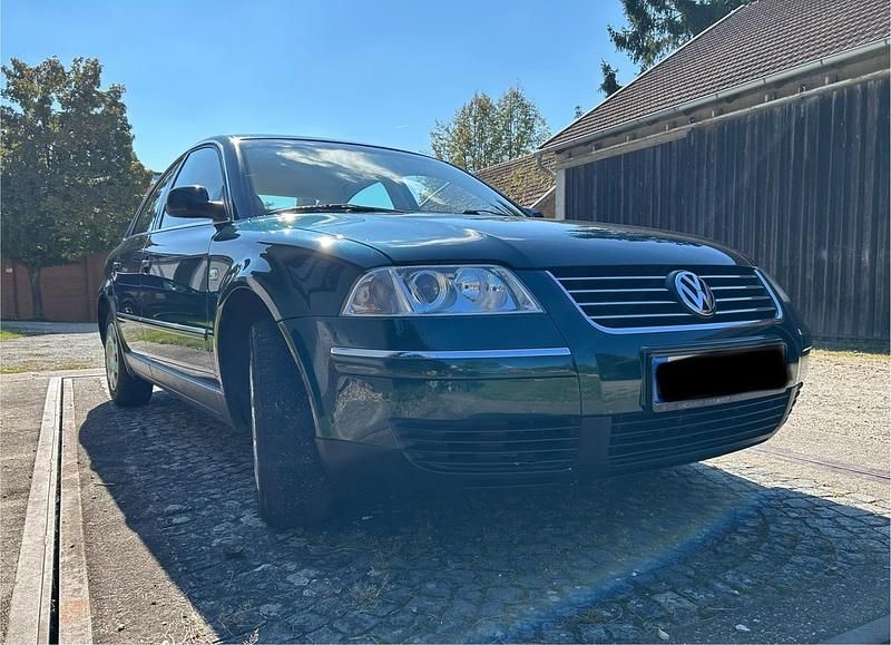 Grün Gebraucht 2001 VW Passat Limousine | 3.950 € (Teuer) - Bild 1/4