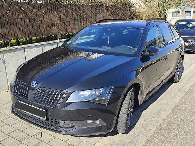 Schwarz Gebraucht 2018 Skoda Superb SportLine Kombi | 20.700 € (Etwas zu teuer) - Bild 1/4