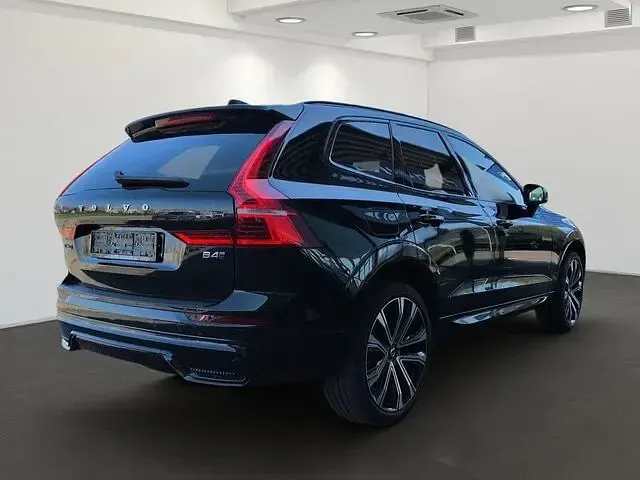 Gebraucht Volvo XC60 Plus 197 PS (144 kW) 2023 Schwarz SUV