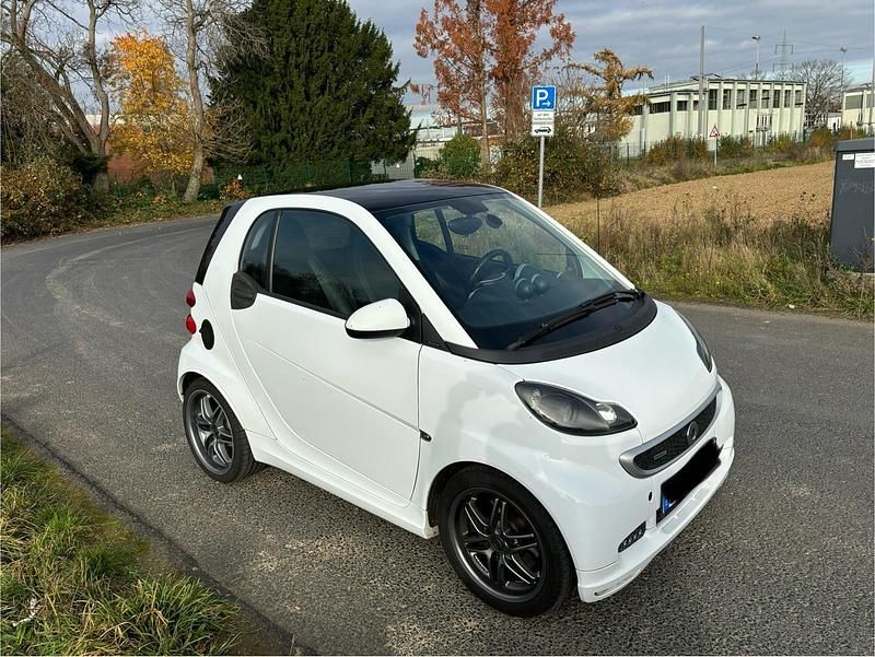 Weiß Gebraucht 2013 Smart ForTwo Coupé Brabus Xclusive Kleinwagen | 10.300 € - Bild 1/4