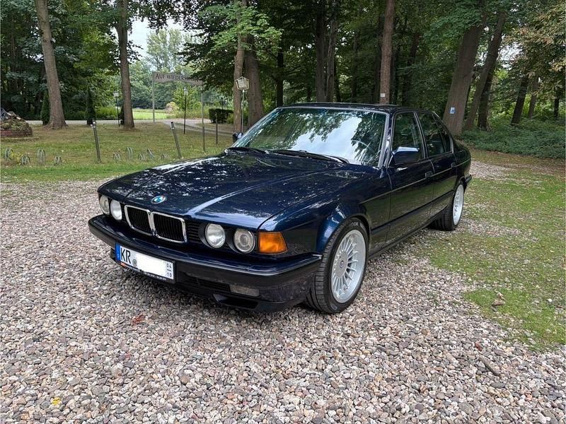 Blau Gebraucht 1993 BMW 740 Performance Limousine | 19.900 € - Bild 1/4