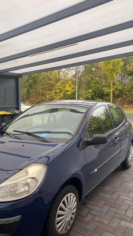 Gebraucht Renault Clio II 75 PS (55 kW) 2007 Blau Kleinwagen