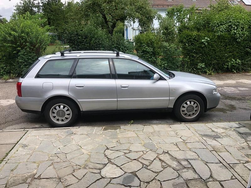 Silber Gebraucht 1999 Audi A4 Kombi | 1.750 € (Fairer Preis) - Bild 1/4