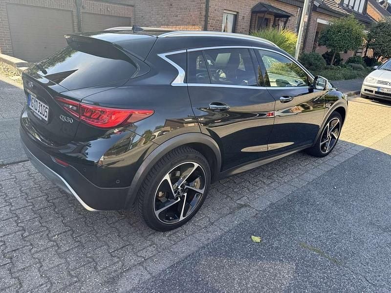 Gebraucht 2016 Infiniti QX30 Premium SUV | 14.800 € - Bild 1/4