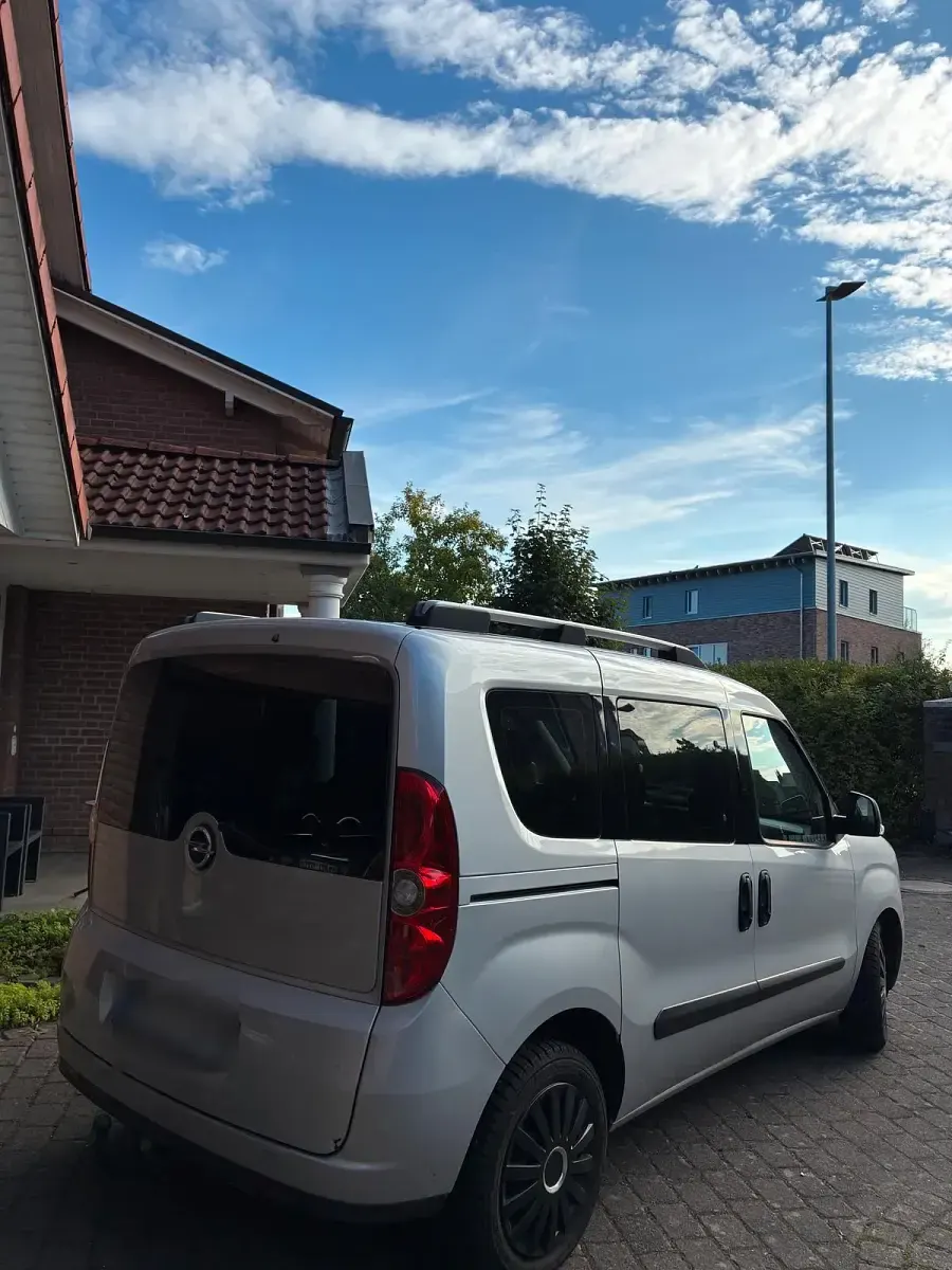 Gebraucht Opel Combo 120 PS (88 kW) 2012 Silber Van / Kleinbus