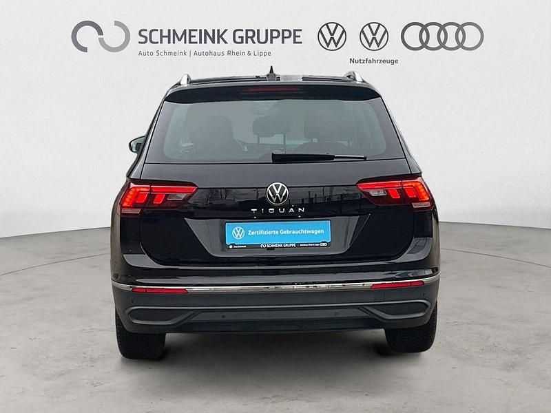 Gebraucht VW Tiguan Move 150 PS (110 kW) 2023 Deep black perleffekt SUV