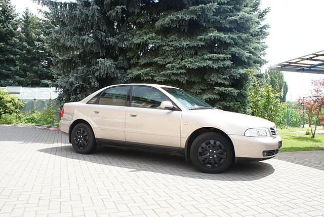 Gebraucht Audi A4 101 PS (74 kW) 2000 Gold Limousine