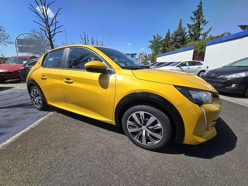 Gebraucht Peugeot e-208 Active 100 kW (136 PS) 2020 Faro gelb metallic Kleinwagen
