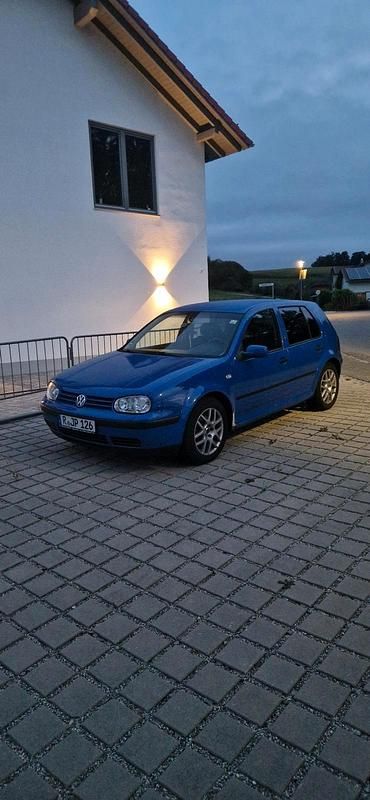 Gebraucht VW Golf IV 110 PS (80 kW) 2002 Blau Kleinwagen