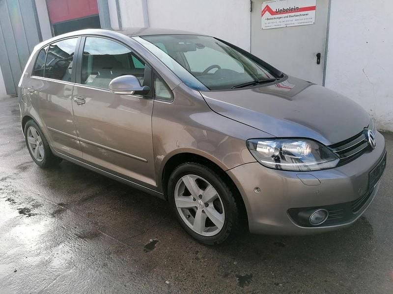 Gebraucht VW Golf Plus Cross 160 PS (117 kW) 2010 Braun Van / Kleinbus
