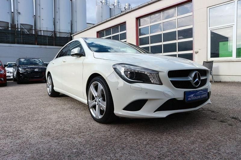 Gebraucht Mercedes CLA200 136 PS (100 kW) 2014 Weiß Limousine