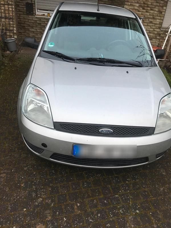 Silber Gebraucht 2005 Ford Fiesta Kleinwagen | 1.000 € (Guter Preis) - Bild 1/4