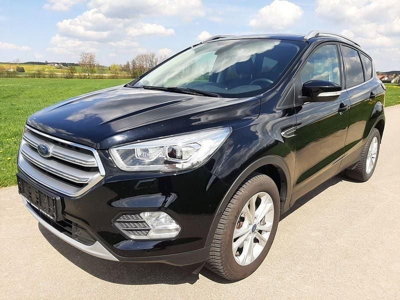 Gebraucht Ford Kuga Titanium 150 PS (110 kW) 2019 Shadow black SUV