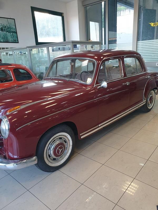 Braun Gebraucht 1958 Mercedes 220 SE Limousine | 14.000 € - Bild 1/4