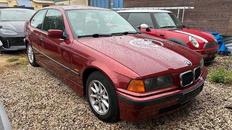 Rot Gebraucht 1999 BMW 316 Compact Kleinwagen | 999 € (Guter Preis) - Bild 1/4