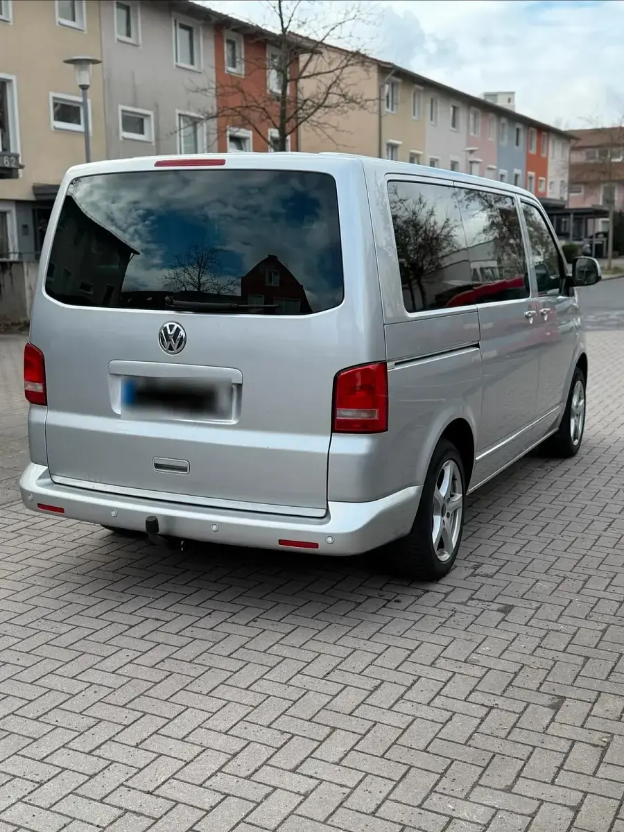 Gebraucht VW Multivan Highline 179 PS (131 kW) 2012 Silber Van / Kleinbus