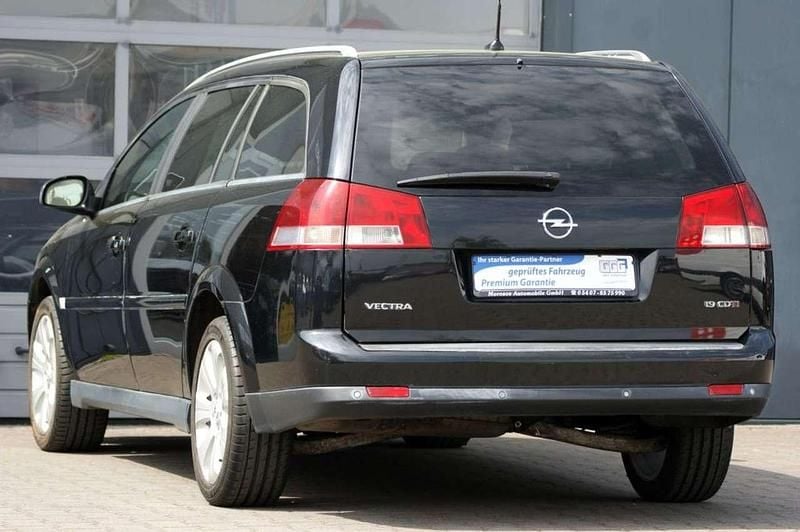 Gebraucht Opel Vectra Edition 150 PS (110 kW) 2006 Saphirschwarz mineraleffekt Kombi