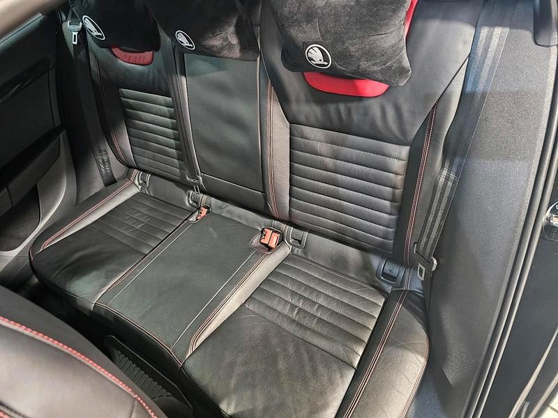 Gebraucht Skoda Octavia vRS 184 PS (135 kW) 2016 Schwarz Kleinwagen