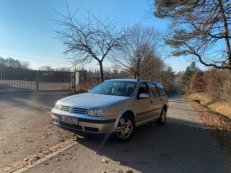 Grau Gebraucht 2003 VW Golf IV Kombi | 2.000 € (Fairer Preis) - Bild 1/4