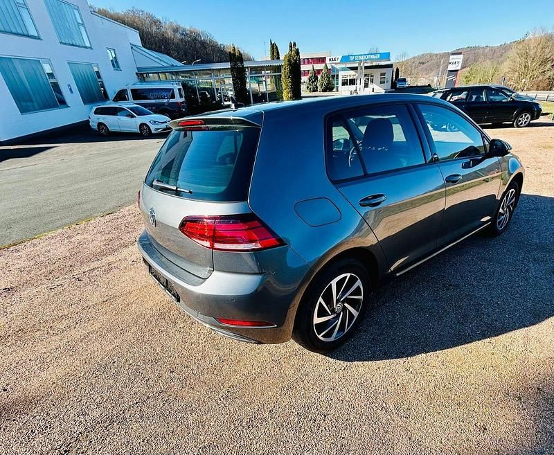 Gebraucht VW Golf VII Sound 110 PS (80 kW) 2017 Grau Kleinwagen