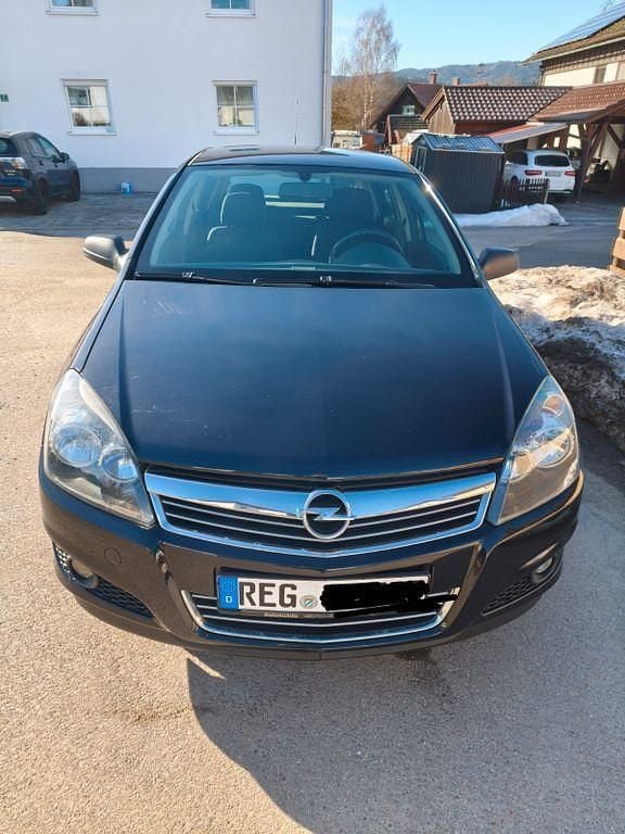 Gebraucht Opel Astra 90 PS (66 kW) 2009 Schwarz Limousine