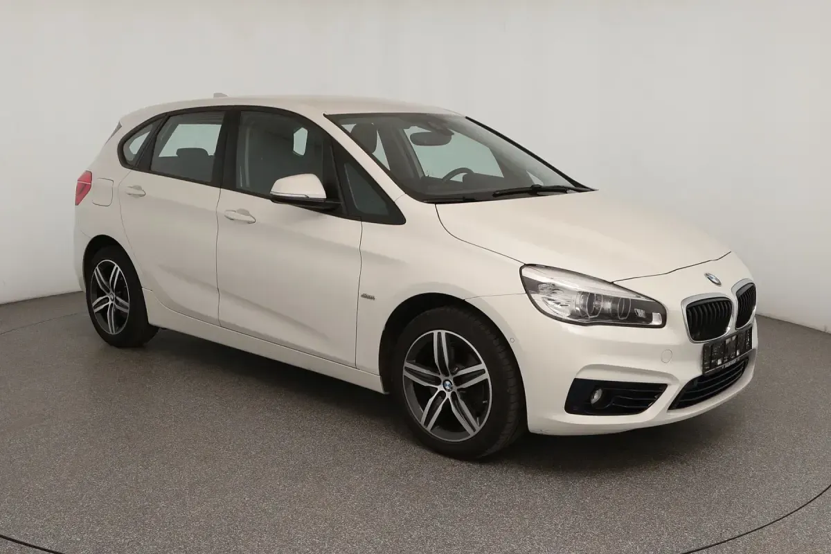 Gebraucht BMW 220 Sport Line 192 PS (141 kW) 2017 Weiß Van / Kleinbus