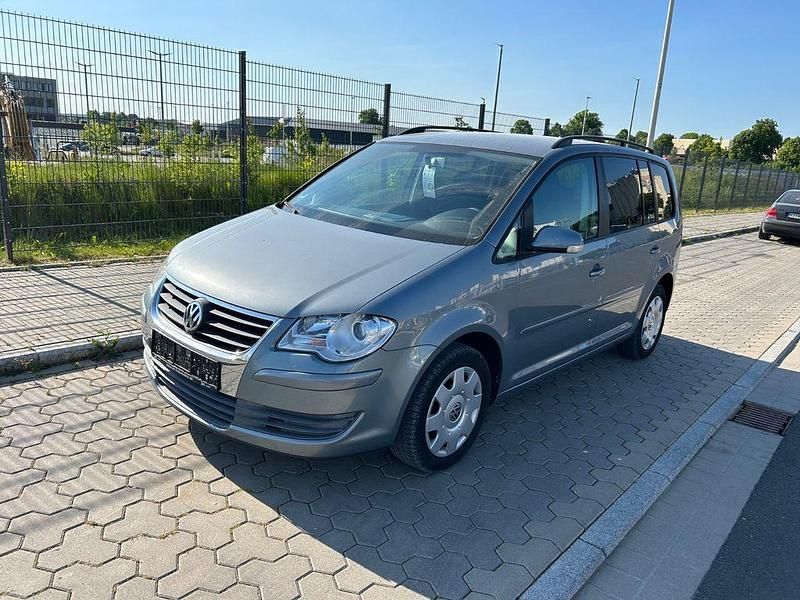 Grau Gebraucht 2007 VW Touran Van / Kleinbus | 3.999 € (Fairer Preis) - Bild 1/4