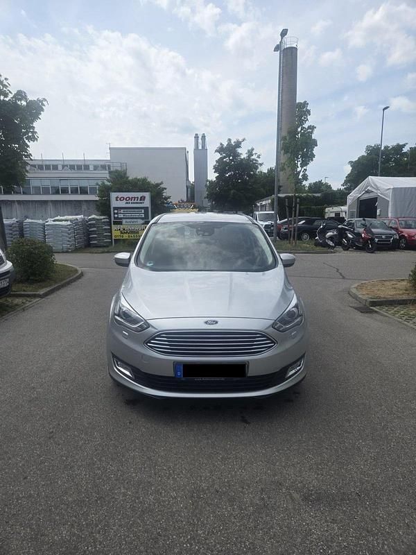 Silber Gebraucht 2018 Ford Grand C-Max Van / Kleinbus | 12.499 € (Guter Preis) - Bild 1/4