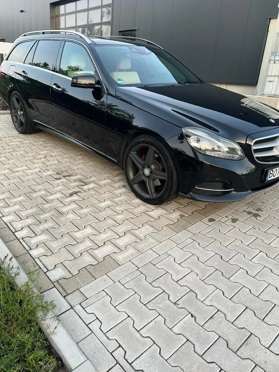 Gebraucht Mercedes E250 204 PS (150 kW) 2013 Schwarz Kombi