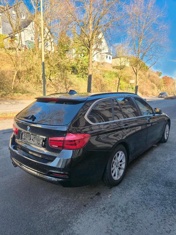 Gebraucht BMW 320 Advantage 190 PS (139 kW) 2019 Schwarz Kombi