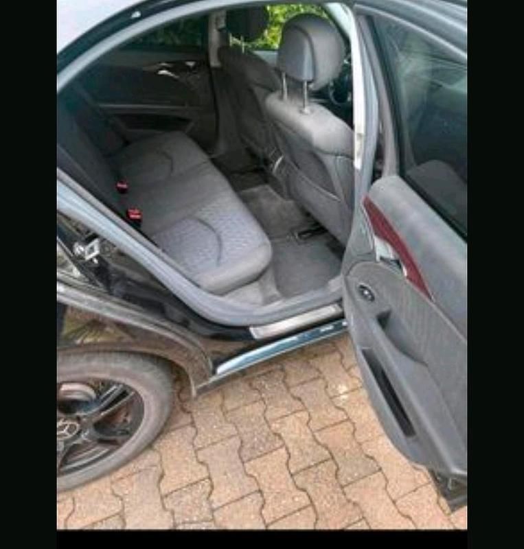 Gebraucht Mercedes E200 163 PS (119 kW) 2005 Schwarz Limousine