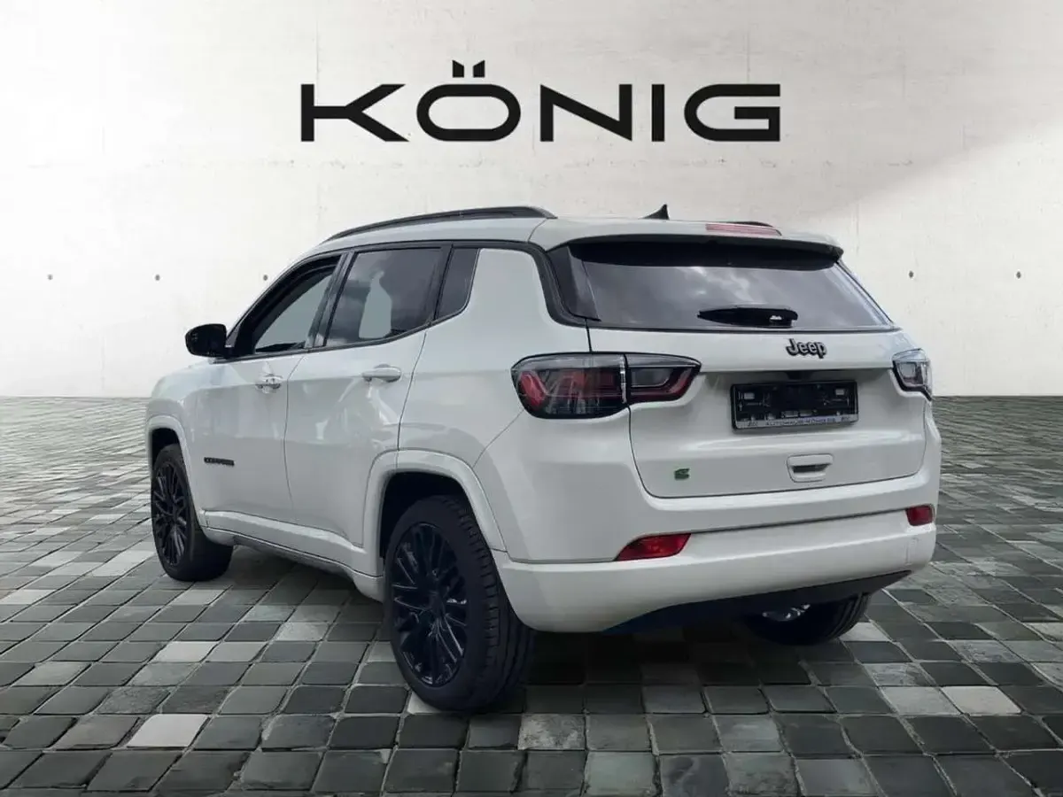 Gebraucht Jeep Compass Altitude 131 PS (96 kW) 2023 Alpine white SUV