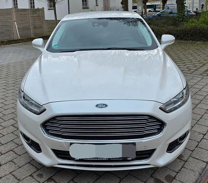 Gebraucht Ford Mondeo 188 PS (138 kW) 2015 Weiß Limousine