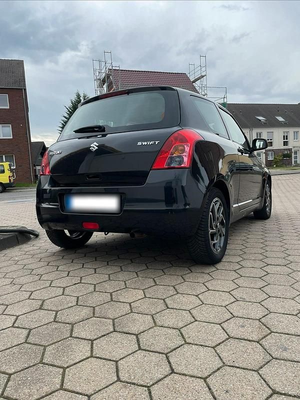 Gebraucht Suzuki Swift 92 PS (67 kW) 2009 Schwarz Kleinwagen