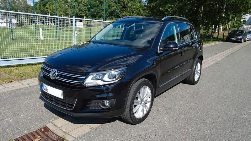 Schwarz Gebraucht 2012 VW Tiguan Sportline SUV | 14.500 € (Etwas zu teuer) - Bild 1/4