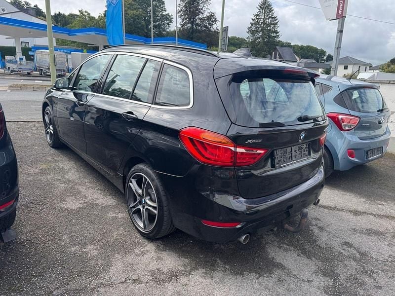 Gebraucht BMW 220 Advantage 190 PS (139 kW) 2016 Schwarz Van / Kleinbus