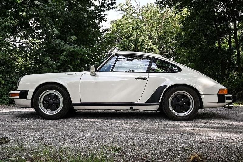 Chiffon weiß Gebraucht 1981 Porsche 911 Coupé | 63.900 € - Bild 1/4