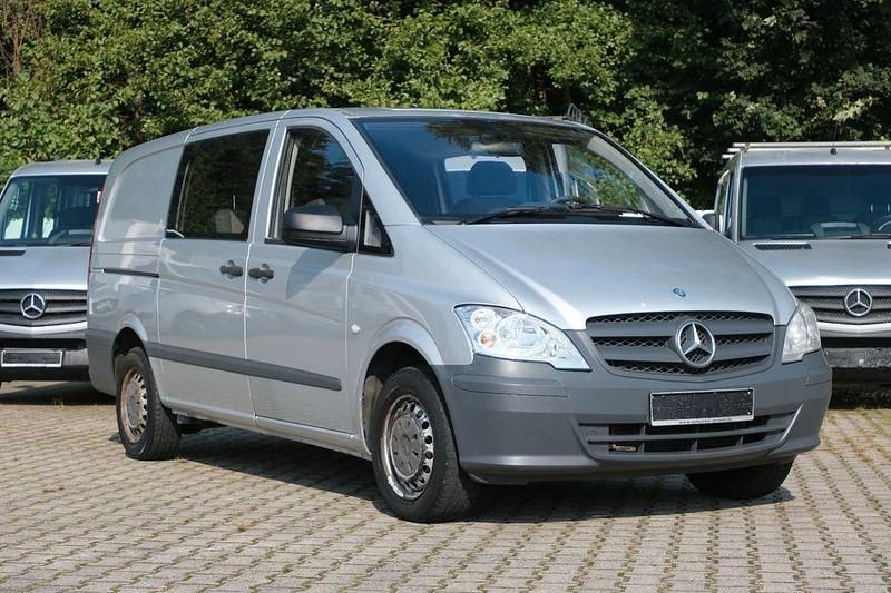 Silber Gebraucht 2012 Mercedes Vito Van | 9.490 € (Fairer Preis) - Bild 1/4