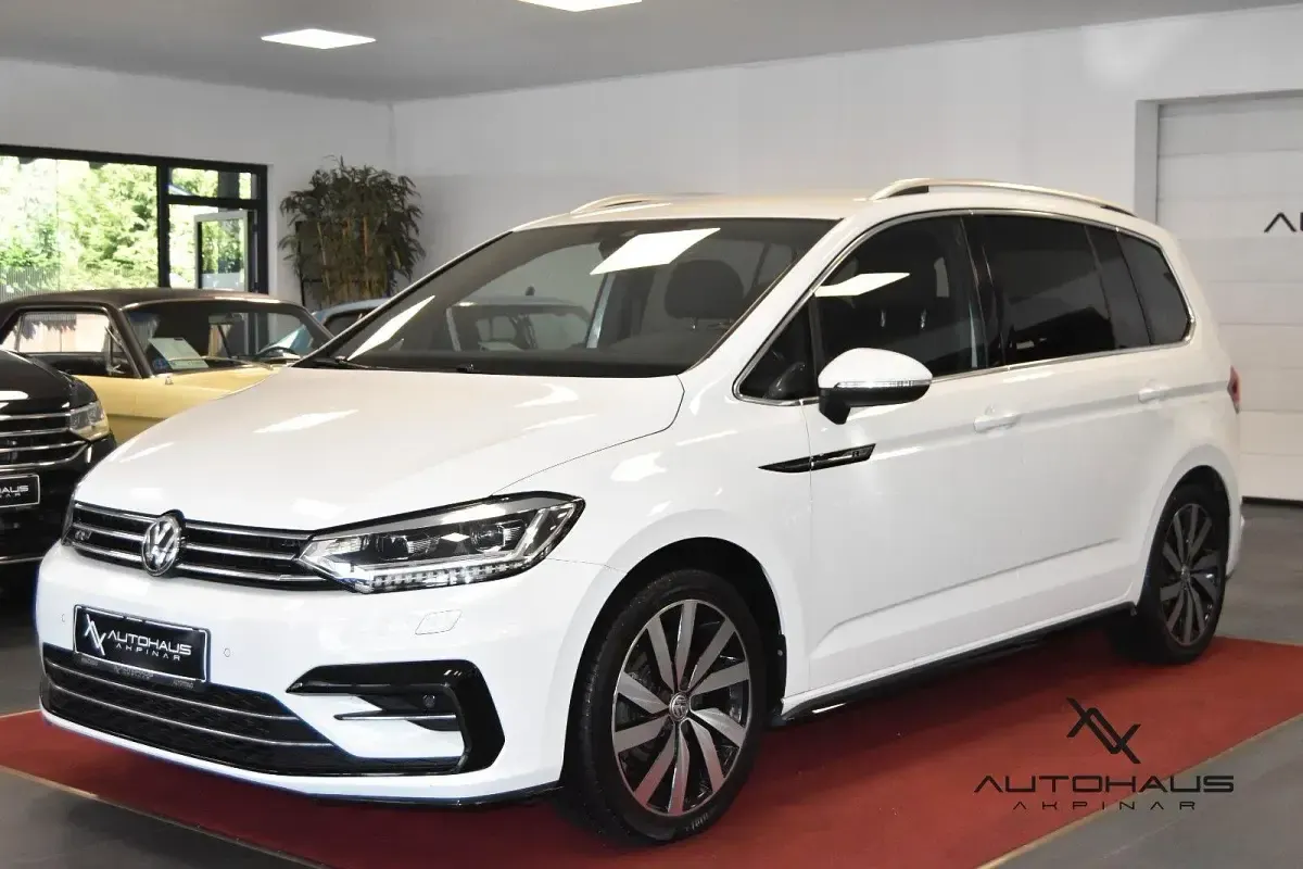 Gebraucht VW Touran R-line 150 PS (110 kW) 2017 Weiß Van / Kleinbus