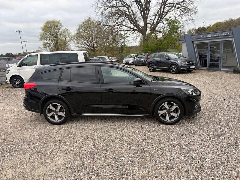 Usata Ford Focus Active 125 CV (91 kW) 2019 Nero Berlina