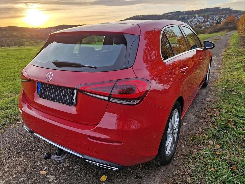 Gebraucht Mercedes A220 Progressive 190 PS (139 kW) 2019 Rot Limousine